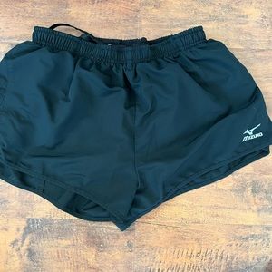 Women’s lined running shorts